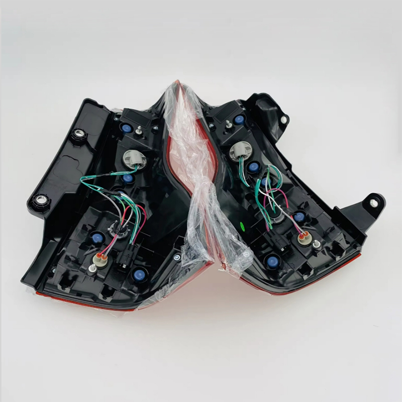 Tail Light--81561-60B30(881551-60B50)